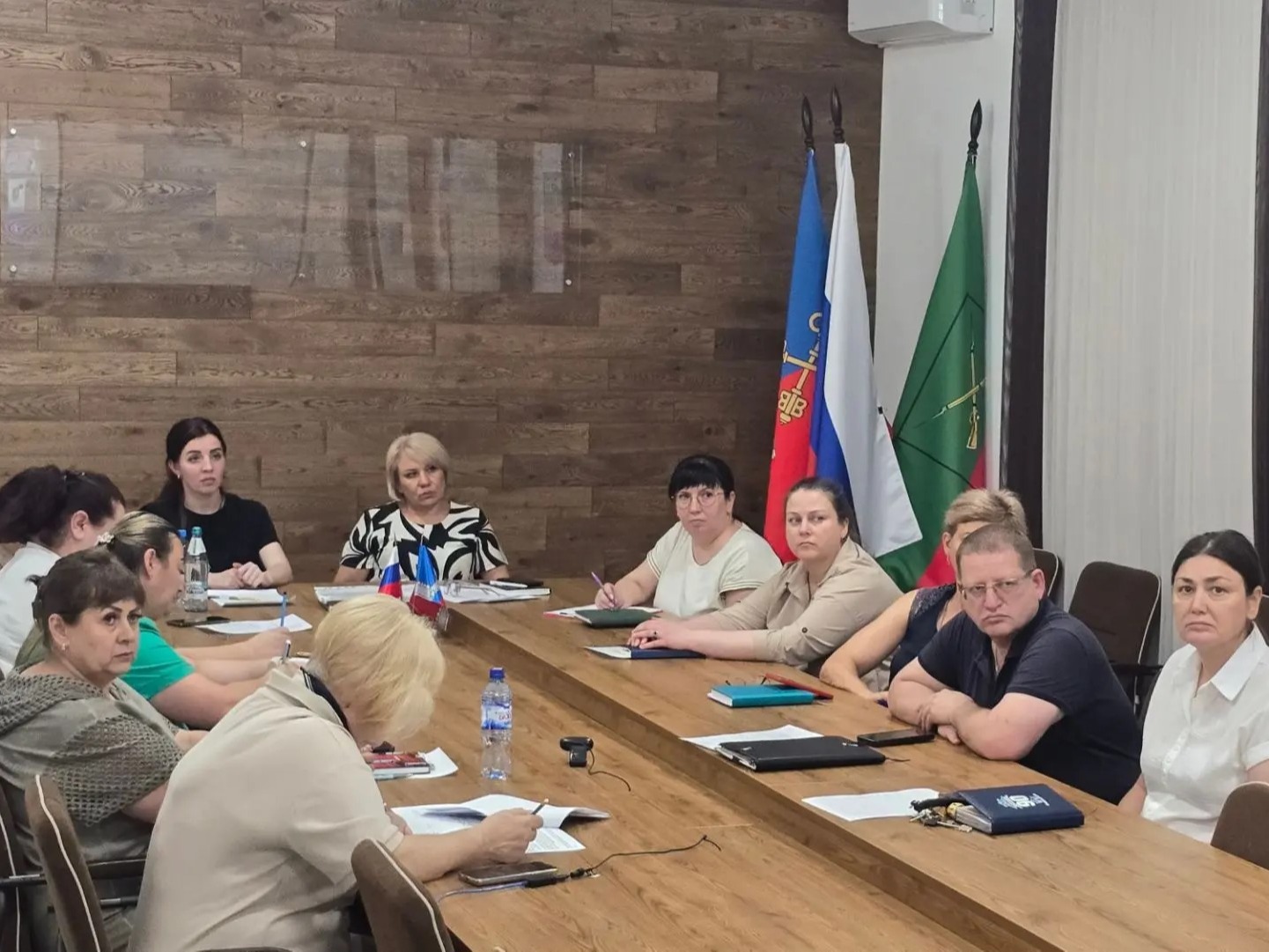 Комиссия по делам несовершеннолетних и защите их прав Васильевского МО приняла участие в семинаре-практикуме.